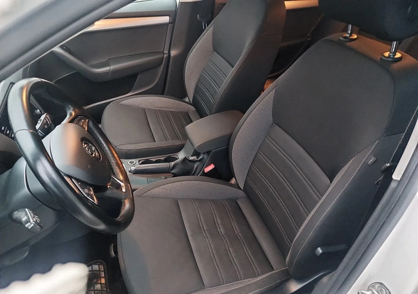 Skoda Octavia cena 52500 przebieg: 246000, rok produkcji 2017 z Białystok małe 667